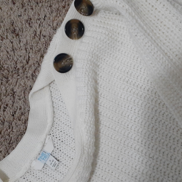 Sweater - Picture 2 of 2